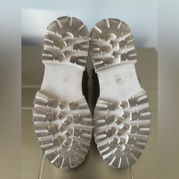 DOLCE VITA Avari Lug Boots – Black Leather, Size 7.5, Edgy Buckle Detail - Picture 4 of 8